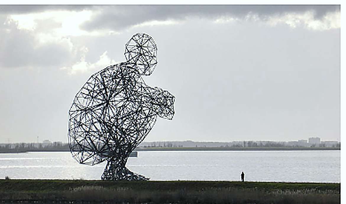 Het stalen kunstwerk Exposure aan het water bij Lelystad